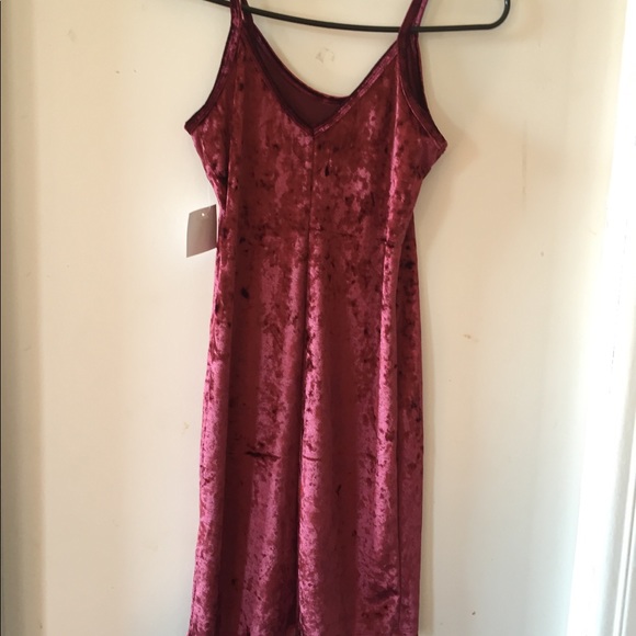 NWT BURGUNDY VELVET DRESS - Picture 5 of 5